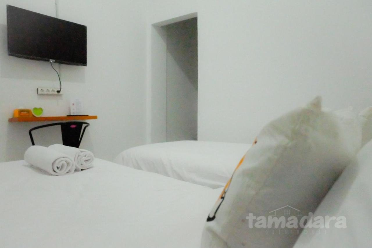 Tamadara Guesthouse Jogja Maguwo Екстер'єр фото