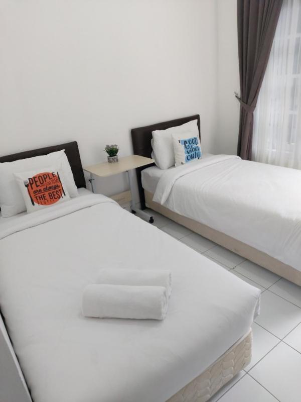 Tamadara Guesthouse Jogja Maguwo Екстер'єр фото